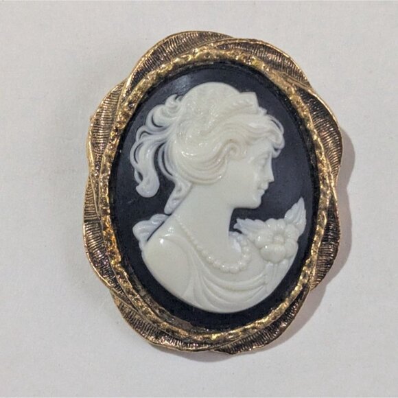 Vintage Gold Tone Lady Cameo Brooch Pin 1.5” Elegant Victorian Revival Jewelry D - Picture 3 of 9